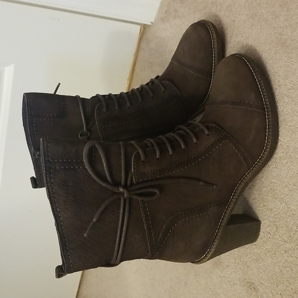 Boots 🧡💛 - Picture 4 of 5